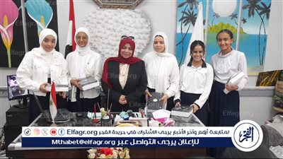 بدء تسليم اجهزة التابليت لطالبات مدرسة اهناسيا الثانوية بنات ببني سويف (صور)