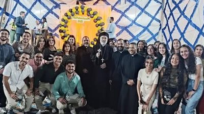 الأنبا باسيليوس يترأس حفل تكريم خريجي كنيسة السيدة العذراء بأبوان