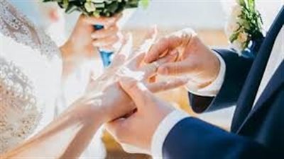 استشاري علاقات أسرية: الحب وحده لا يكفي لنجاح الزواج.. ونموذج القدوة غائب عن البيوت| فيديو