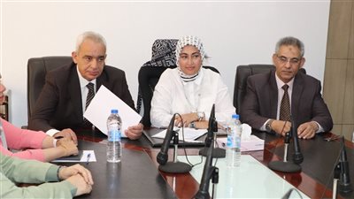 كلية الإعلام جامعة القاهرة تحصل على تجديد الأيزو في جودة الجهاز الإداري 