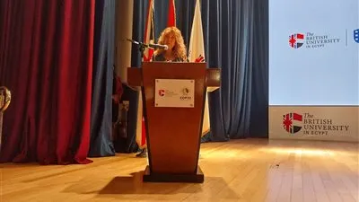 بالصور.. تكريم سلمي الشماع في مهرجان الجامعة البريطانية لأفلام الطلبة 