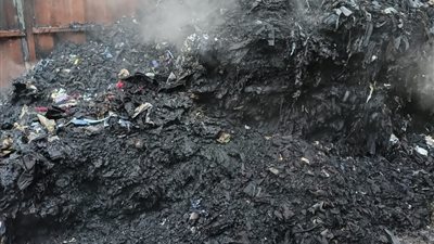 إصابة شخص في حريق داخل مصنع قطن بقرية صنافير في قليوب