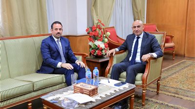 وزير التعليم يبحث مع 