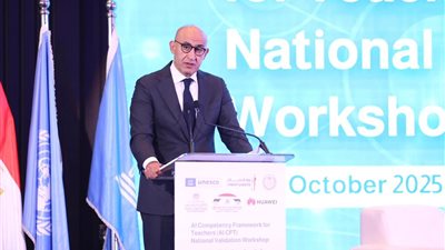 عبد اللطيف: المعلمون رُسل العلم وبُناة القدرات الإنسانية التي تنهض بها الأمم