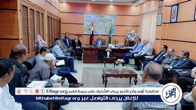 قبيصى يجتمع بمديري الإدارات التعليمية ومسئولى التخطيط والمتابعة بحضور مدير عام هيئة الأبنية التعليمية