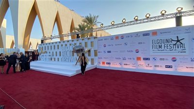 بالصور.. الاستعدادات النهائية لـ فعاليات الدورة الثامنة لمهرجان الجونة السينمائي