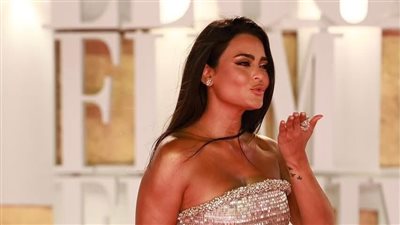 أكثر من ربع مليون جنيه.. سعر صادم لفستان أسماء جلال في مهرجان الجونة