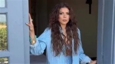 ناهد السباعي تكسر قواعد الموضة في الجونة بـ 