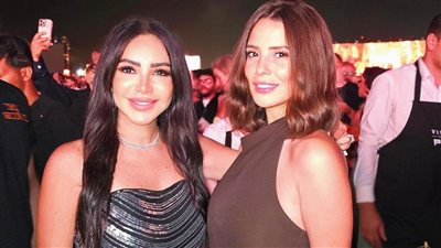 إنجي علاء وإيمان العاصي يخطفان الأنظار في حفلة عمرو دياب بالجونة بإطلالات ساحرة