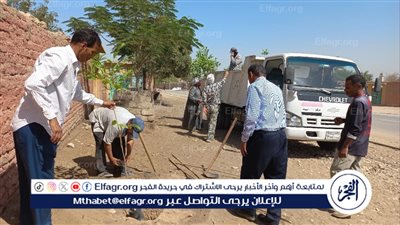 حملة مكبرة لرفع المخلفات بقرية درنكة في أسيوط 