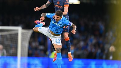 نابولي يحسم قمة الكالتشيو بثلاثية أمام إنتر ميلان على ملعب مارادونا