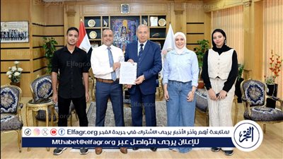 رئيس جامعة المنصورة يستقبل فريق مركز الحفريات الفقارية عقب اكتشاف 