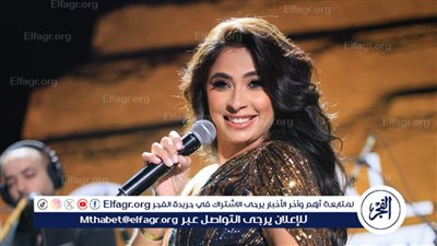 روبي تتألق في حفل غنائي بالأهرامات بلمسة عالمية