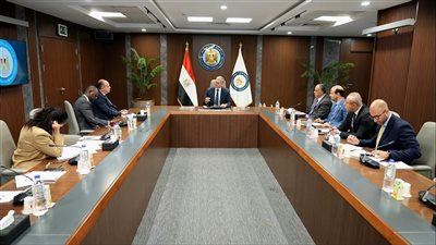 وزير البترول يبحث تعزيز التعاون مع مؤسسة التمويل الأفريقية