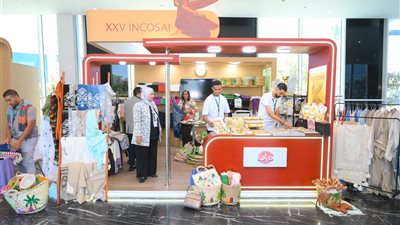 وزيرة التضامن الاجتماعي ومحافظ جنوب سيناء يتفقدان جناح معرض 