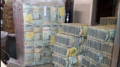 حرب مالية جديدة.. هل ينجو النظام المصرفي اليمني من قبضة الحوثيين؟