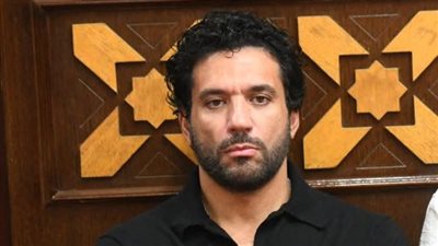 بالصور.. حسن الرداد وعايدة رياض في عزاء والد محمد رمضان 