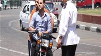 لعدم ارتداء الخوذة.. تحرير 1093 مخالفة لقائدي الدراجات النارية
