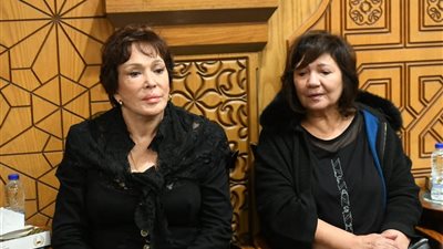 نجوم الفن يقدمون واجب العزاء في والد محمد رمضان 