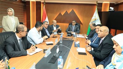 قبل غلق اللجان الانتخابية..محافظ الجيزة يتفقد غرفة العمليات بالشبكة الوطنية لمتابعة سير انتخابات مجلس النواب 2025