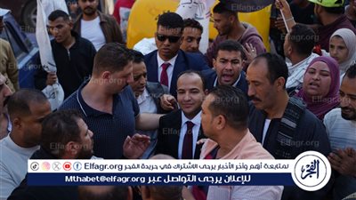 بالصور جولة بمدارس الهرم لمرشح الجبهة الوطنية الصحفي وسيم كمال عثمان تتحول لمظاهرة حب