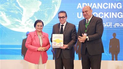 وزير الصحة يشارك في جلسة حوارية حول النموذج التحويلي للرعاية الصحية الأولية في مصر