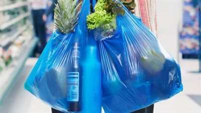 ضوابط قانونية حددها القانون لتداول الأكياس البلاستيكية أحادية الاستخدام