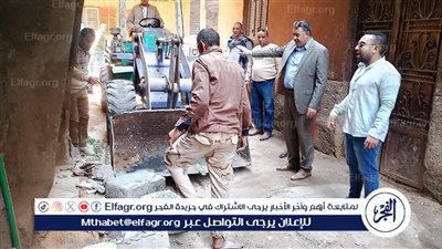  توسعة وتسوية بشوارع مركز البداري فى أسيوط استعدادًا لتركيب الإنترلوك 