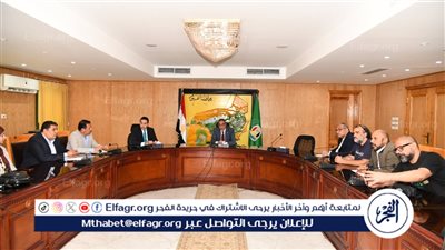 محافظ الفيوم يناقش الاستعدادات النهائية لمهرجاني 