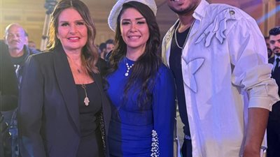 يسرا ودرة يرقصان على 