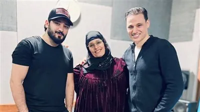 الحاجة نبيلة تغنى 