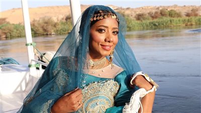 سيرا كاشون تحتفي بتراث جنوب مصر بأغنية 