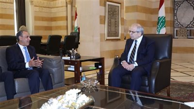 وزير الخارجية يلتقي رئيس مجلس الوزراء اللبناني في بيروت
