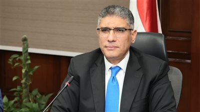 محافظ الجيزة: حلول لتنظيم شارع العريش وتسكين الباعة الجائلين 