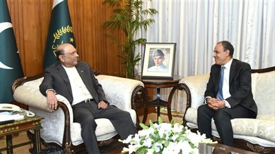 وزير الخارجية يسلم رسالة خطية من 