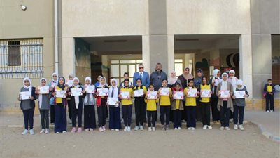 أثناء جولته التفقدية.. مدير 