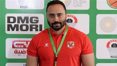 الأهلي يفكر في الإطاحة بـ 