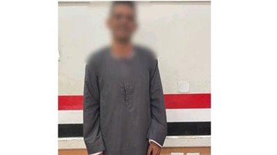 ضبط أحد الأشخاص لقيامه بتوزيع مبالغ مالية على المواطنين حال ترددهم على دوائرهم الإنتخابية بقنا