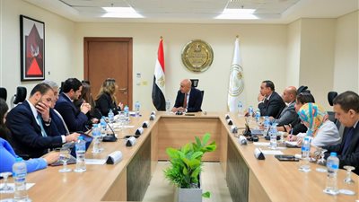 عبداللطيف يستقبل وفد غرفة التجارة الأمريكية لبحث سبل تعزيز التعاون لجذب الاستثمارات في قطاع التعليم قبل الجامعي