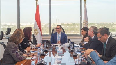 وزير الاستثمار يبحث مع اتحاد المستثمرات العرب تعزيز التعاون المشترك لفتح آفاق استثمارية جديدة في إفريقيا والمنطقة العربية