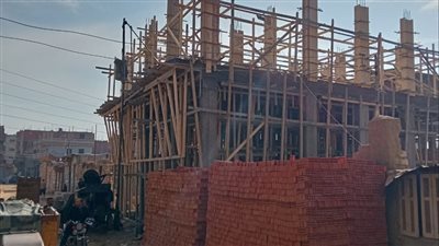 ضبط 14 مقاول للبناء المخالف خارج الحيز ودون ترخيص في المنصورة وعرضهم على النيابة العسكرية