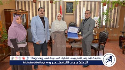 عميد طب أسيوط يكرم جمعية صحبة خير للمشاركة فى تطوير المغسلة بتكلفة 158 الف جنية 