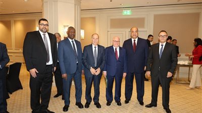 بحضور رئيس قناة السويس.. 12 دولة عربية تناقش مستقبل الملاحة في الإسكندرية