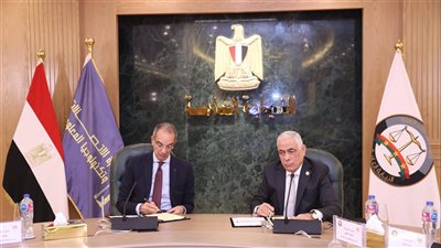 وزير الاتصالات والنائب العام يوقعان بروتوكول تعاون لتنفيذ 10 مشروعات لتطوير وتحديث منظومة التحول الرقمى بالنيابة العامة