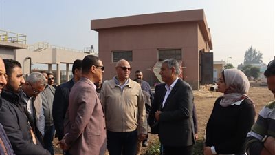 محافظ القليوبية يتابع توسعات محطة صرف صحي كفر مويس