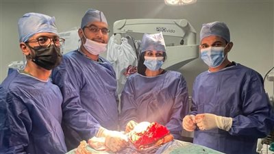 محافظ أسوان يثمّن بطولة الفرق الطبية بعد إنقاذ مريضة سقطت من الطابق الخامس