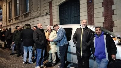 استمرار توافد أبناء الجالية المصرية في فرنسا للإدلاء بأصواتهم في انتخابات مجلس النواب