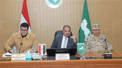 محافظ الشرقية يترأس غرفة العمليات الرئيسية لمتابعة سير انتظام اليوم الأول لجولة الإعادة لإنتخابات مجلس النواب