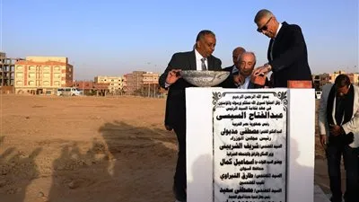 نقيب المهندسين ومحافظ أسوان يضعان حجر الأساس للنادي الاجتماعي لنقابة المهندسين بمدينة أسوان الجديدة