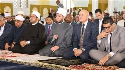 وزير الأوقاف ومحافظ الأقصر يؤديان صلاة الجمعة بمسجد السيد يوسف الحجاجي